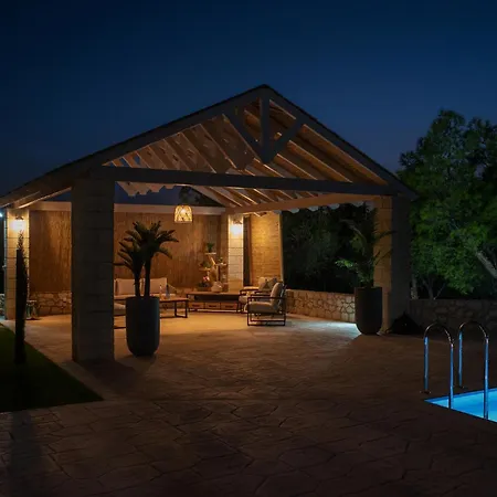 וילה Al Aker With Private Pool *