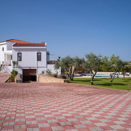 Al Aker With Private Pool וילה קאלאתאס